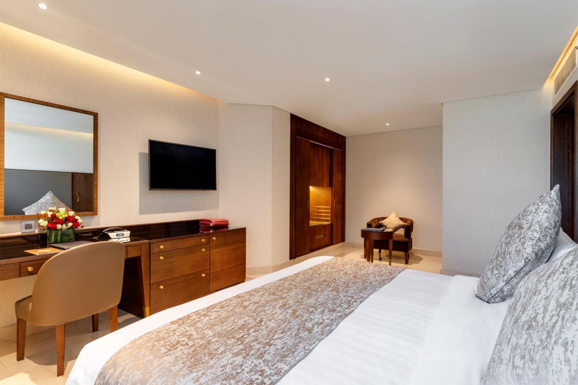 فندق أوبروى المدينة المنورة المظهر الخارجي الصورة A bedroom at the hotel